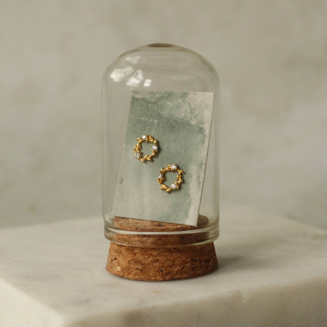 Gold Wreath Circle Stud Earrings SP587
