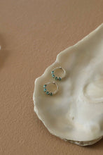 Load image into Gallery viewer, MINI SILVER TURQUOISE HOOPS KW89