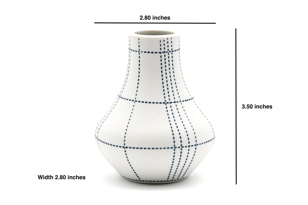 422W25 EVA MINI M - Handcrafted Porcelain Bud Vase