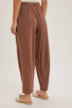 Load image into Gallery viewer, RELAXED BARREL PANTS WITH POCKETS