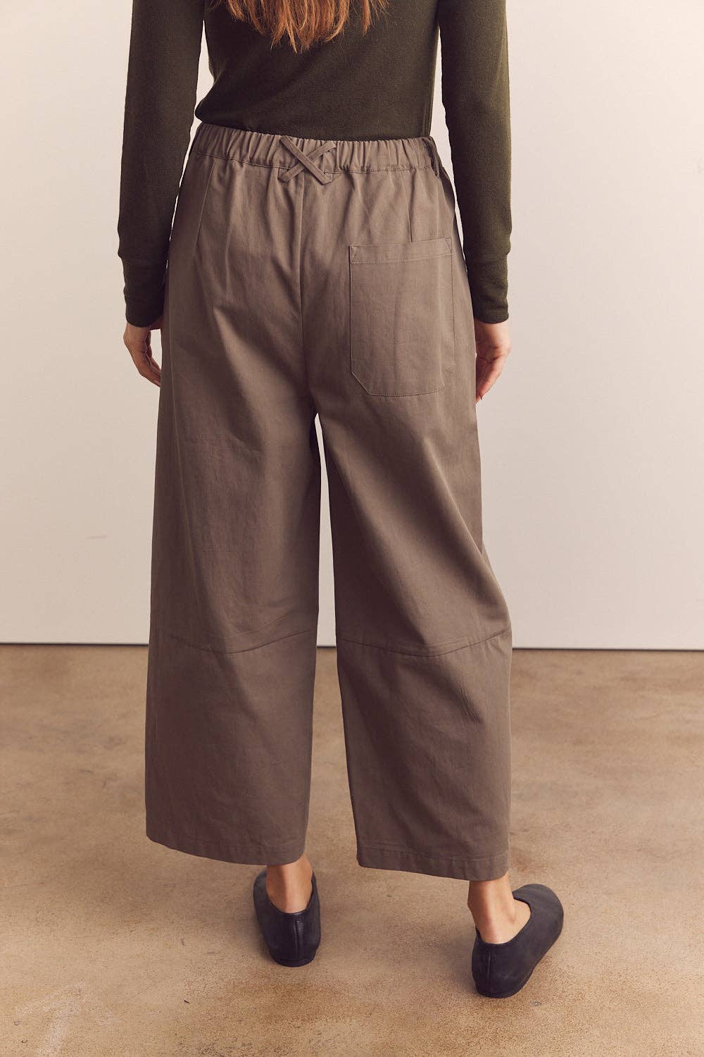 Wide-leg ankle trousers
