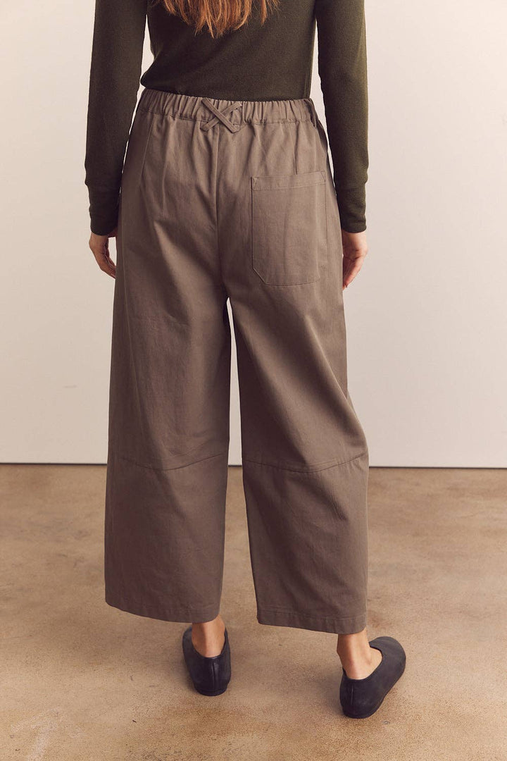 Wide-leg ankle trousers