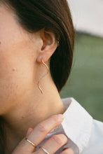 Load image into Gallery viewer, Abstract Line Earrings
