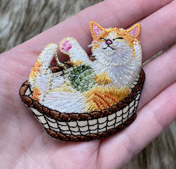 Cat in Basket, Playing with Yarn Ball, Pets, Kitten, Embroidered, Iron on Patch IR