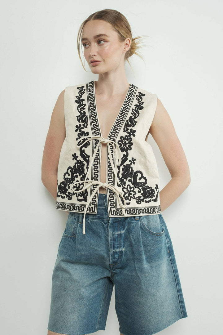 AA315 EMBROIDERED VEST JACKET WITH TIE