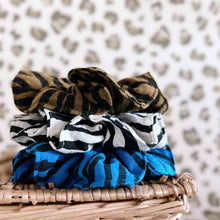 Load image into Gallery viewer, SCRUNCHIE ZEBROU TAPENADE