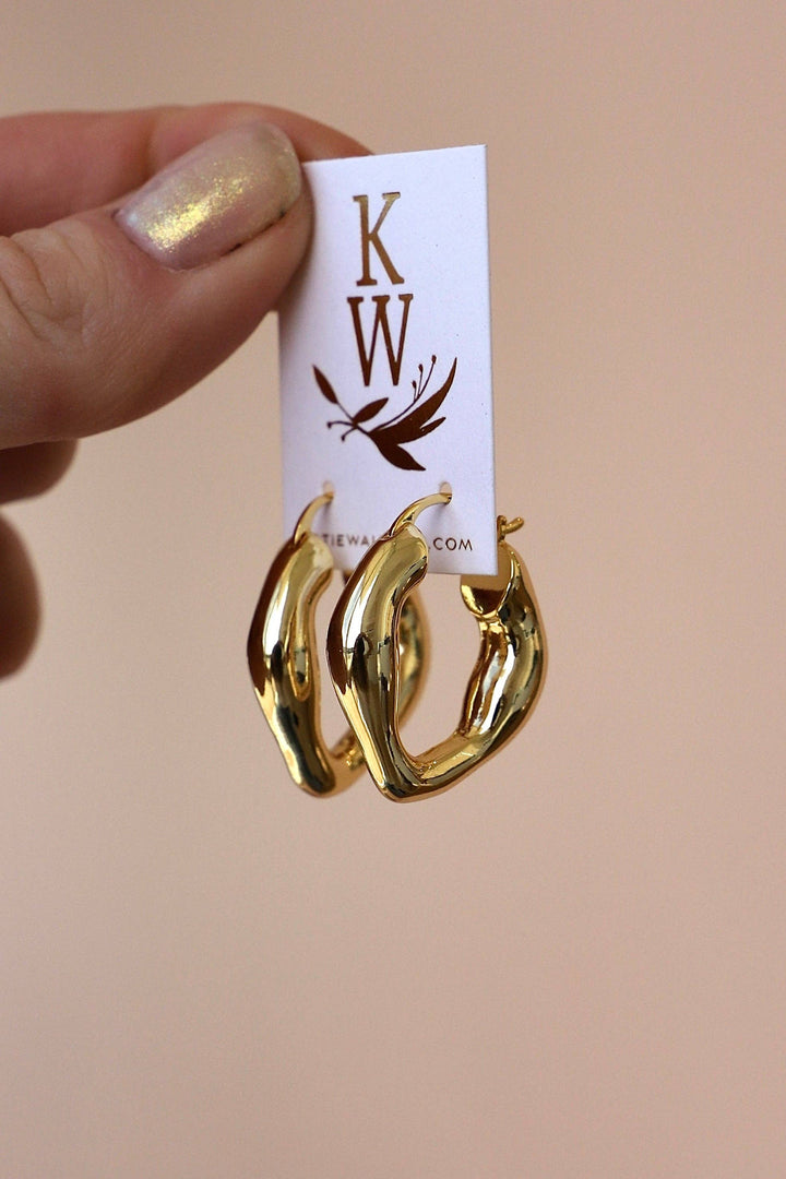 ORGANIC GOLD HOOPS KW87