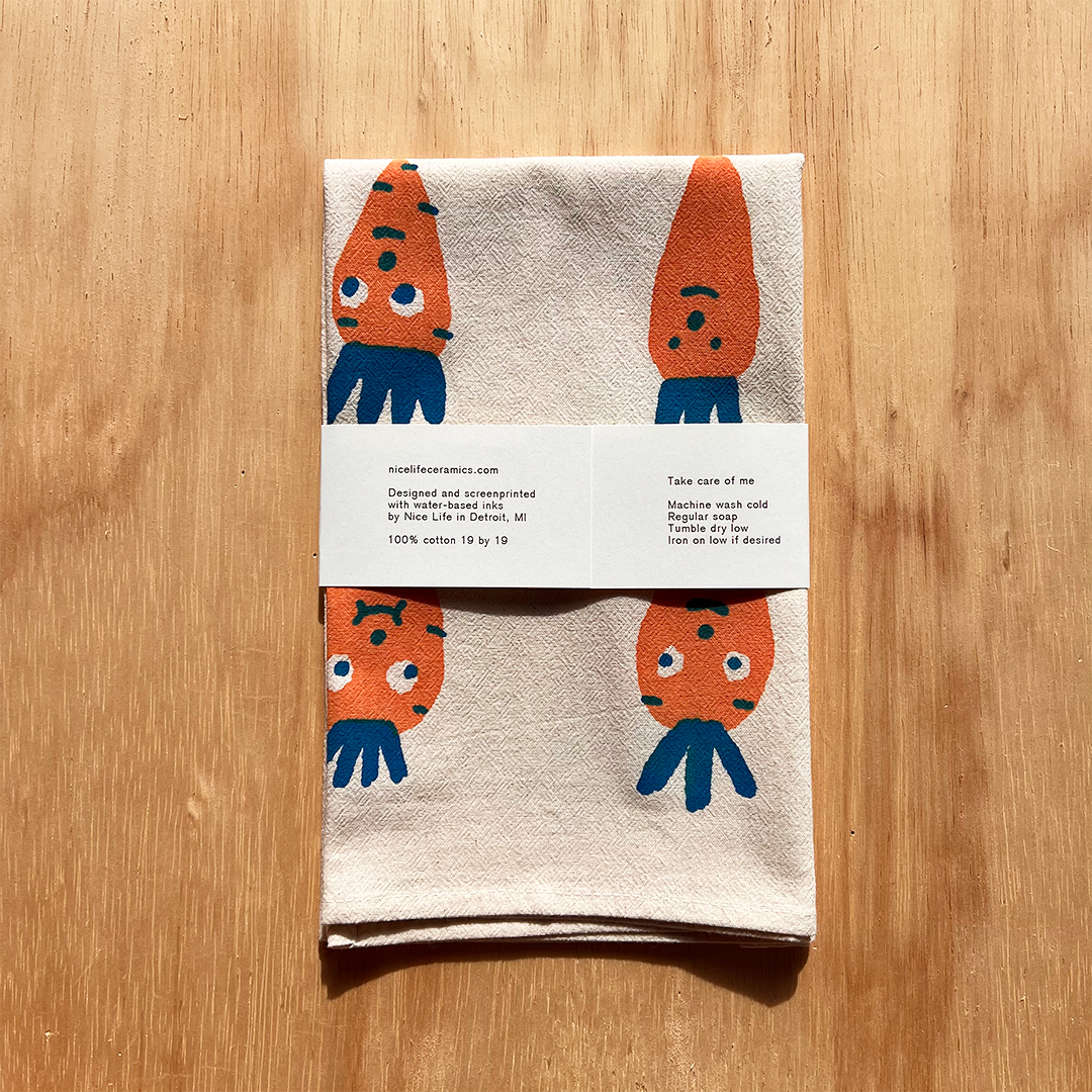 Carrot tea towel NICE1