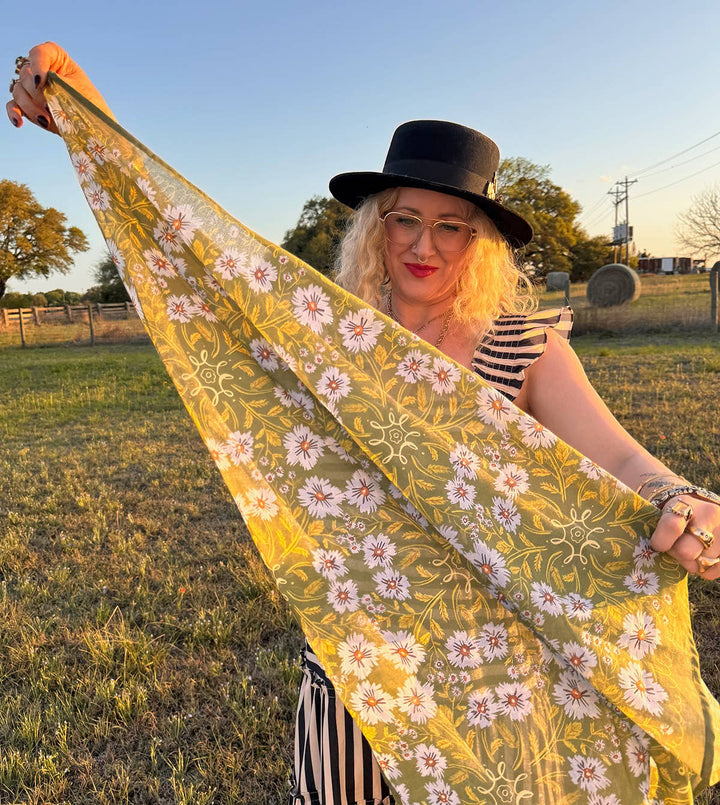34" Wild Rag Clara Bandana 143