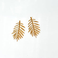 Load image into Gallery viewer, The Root Earring