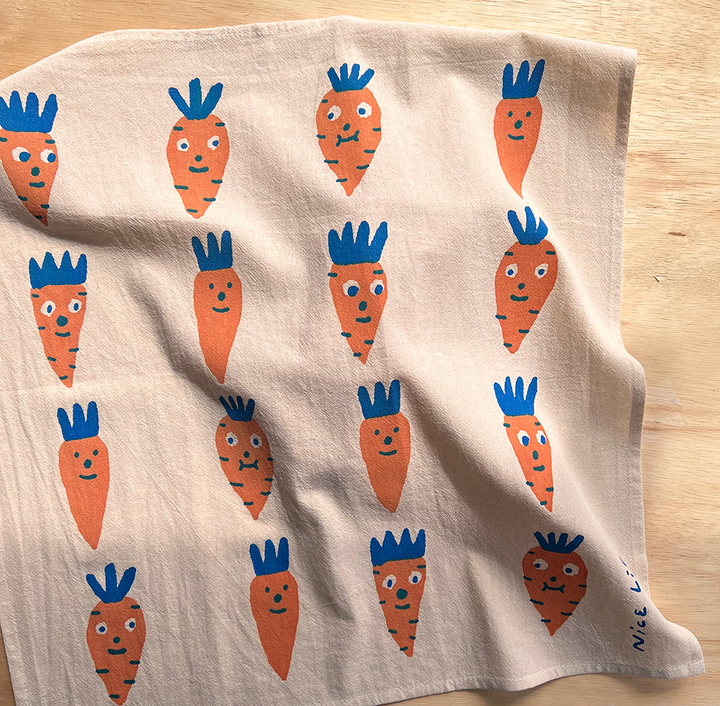 Carrot tea towel NICE1
