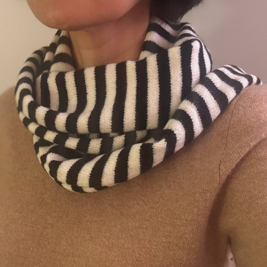 Slim Minimalist Knit Scarf – Two-Tone &amp; Striped EY76