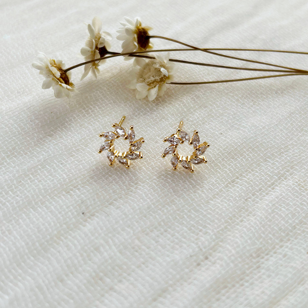 Crystal Wreath Holiday Studs KT977