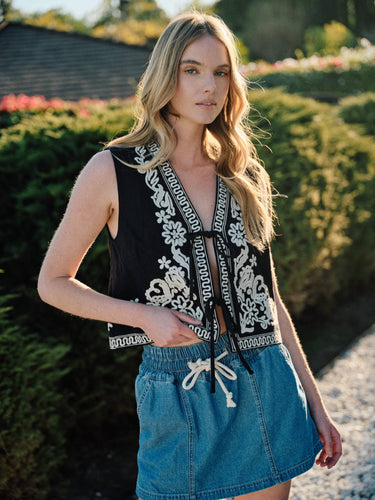 AA315 EMBROIDERED VEST JACKET WITH TIE