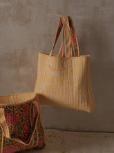 Load image into Gallery viewer, Alphonso Handblock Printed Reversible Cotton Quilted Tote Bag SK23