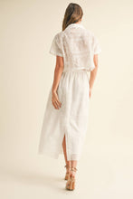 Load image into Gallery viewer, T4998ST   EYELET DETAIL BUTTON DOWN BLOUSE