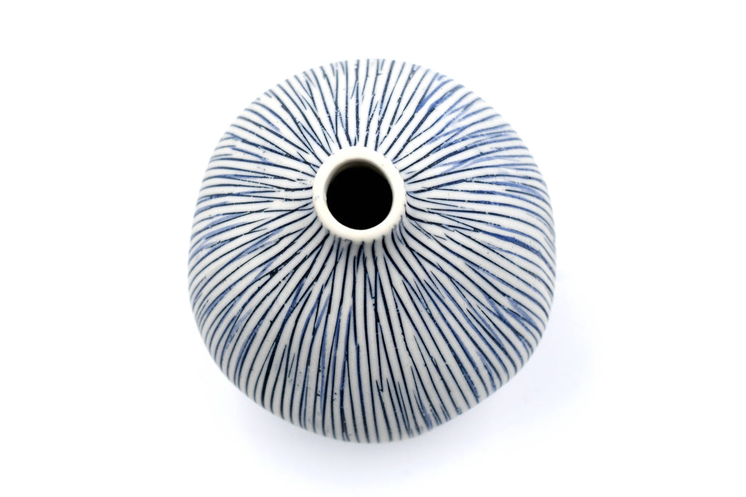 1415W27 GUGU SAG S-Handcrafted Porcelain Bud Vase