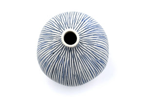 1415W27 GUGU SAG S-Handcrafted Porcelain Bud Vase