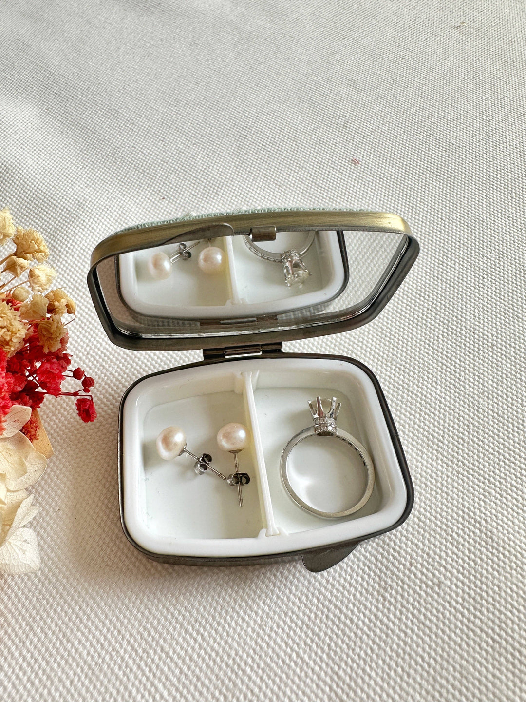 Floral Embroidered Rectangle Mini Jewelry Box With Mirror QF23