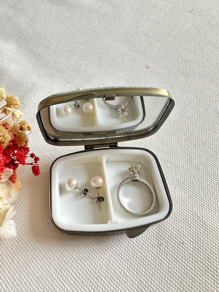 Floral Embroidered Rectangle Mini Jewelry Box With Mirror QF23
