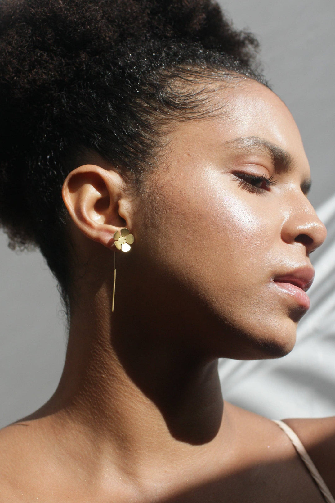 RK06 Forget-Me-Not Threader Earrings