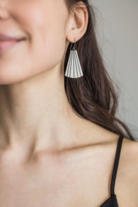 Pinstripe Fan Drops J001