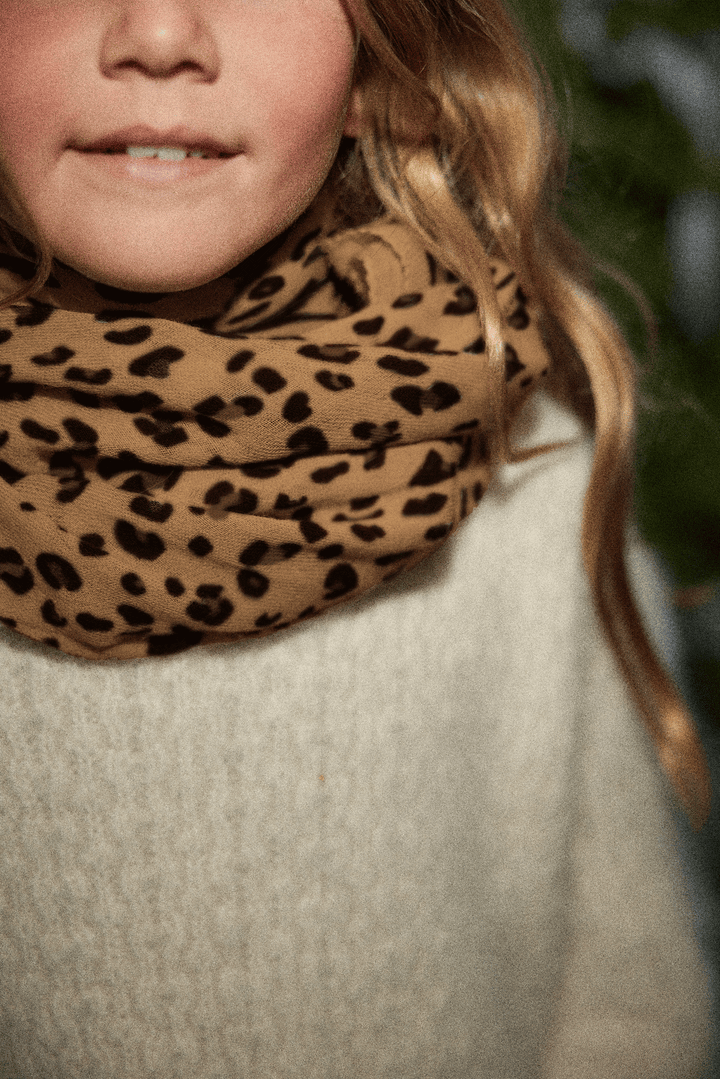 Leopard wool scarf GP22