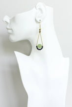 Load image into Gallery viewer, JLTE63 olivine glass geometric earrings