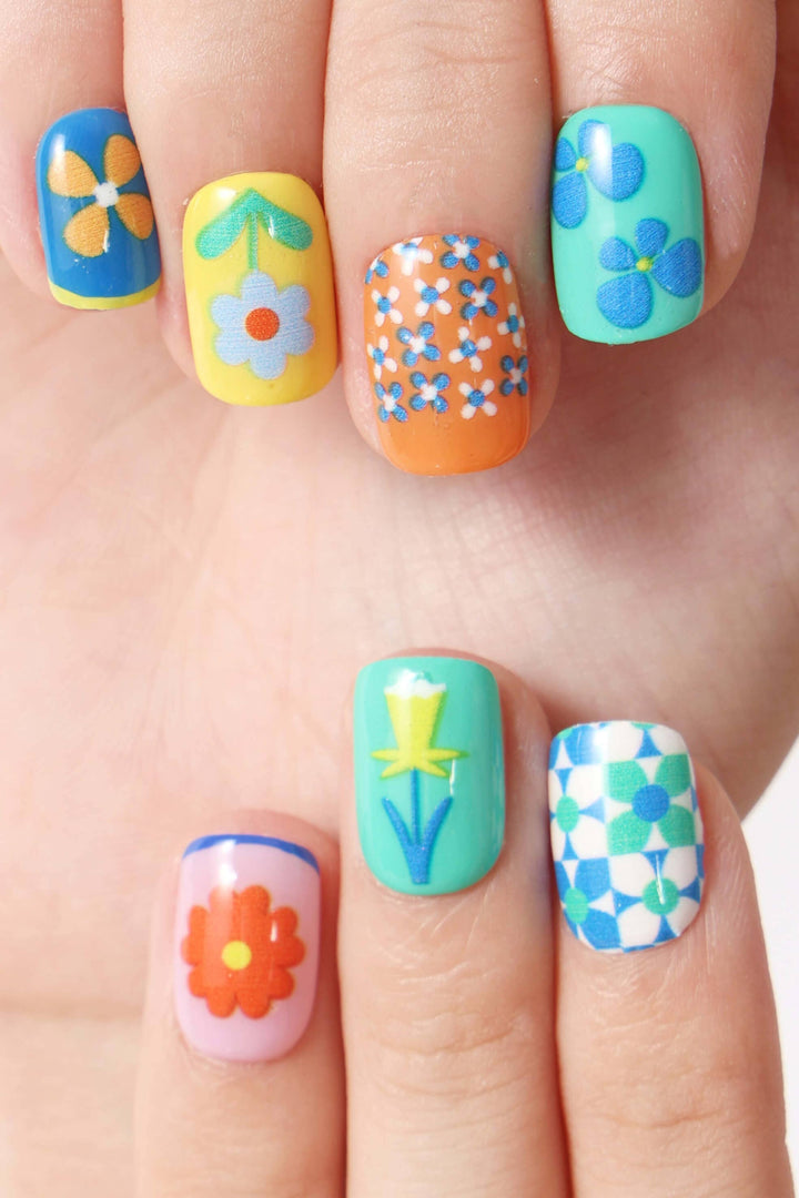 Flower Block by Priyanka Batra - Press-on Nails