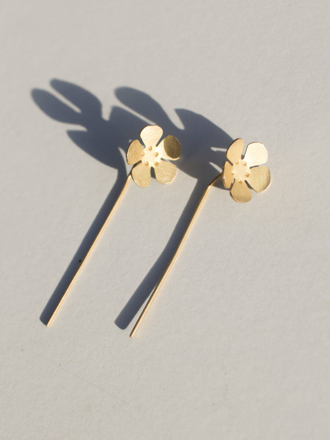 RK06 Forget-Me-Not Threader Earrings