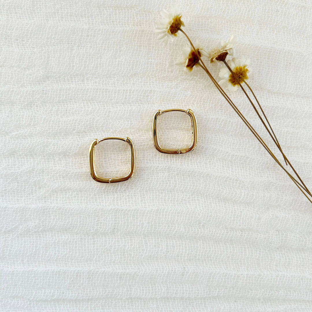 Everyday Gold Square Hoops KT684