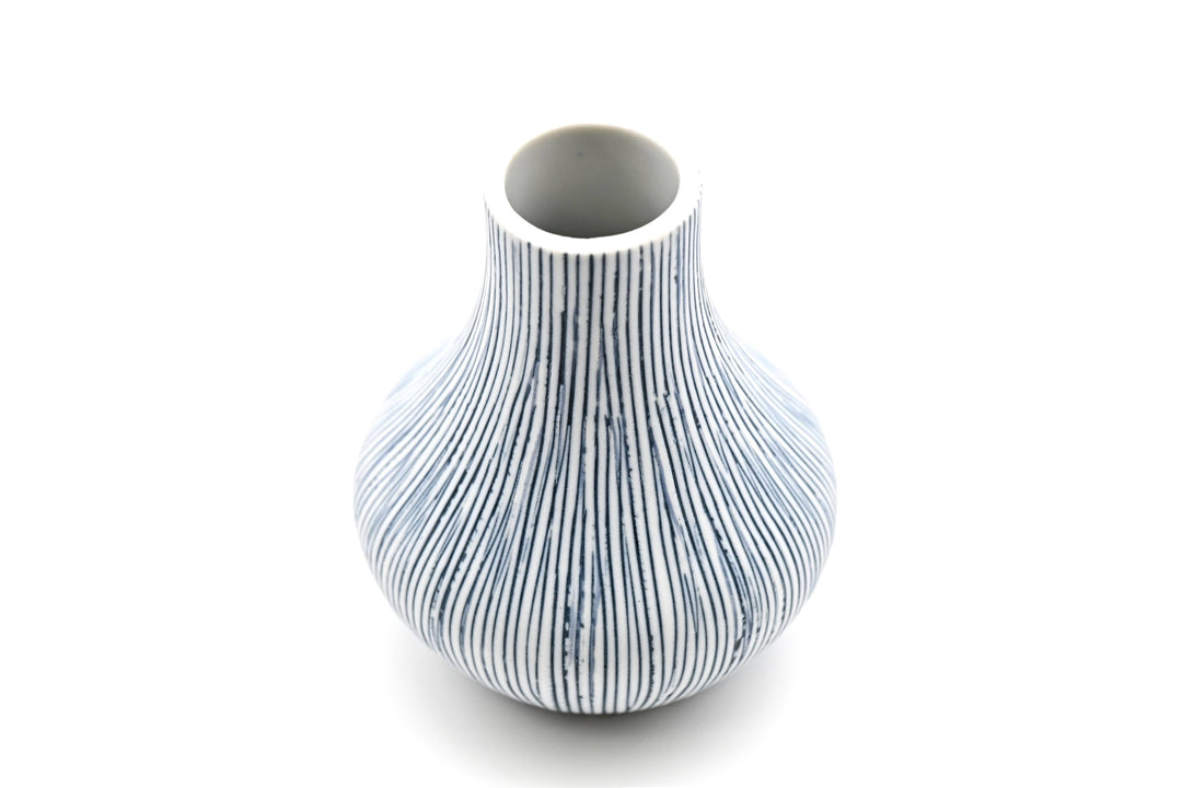 422W27 EVA MINI M - Handcrafted Porcelain Bud Vase