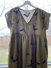 Load image into Gallery viewer, Olive linen dress