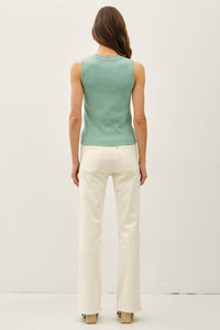 SLEEVELESS TANK