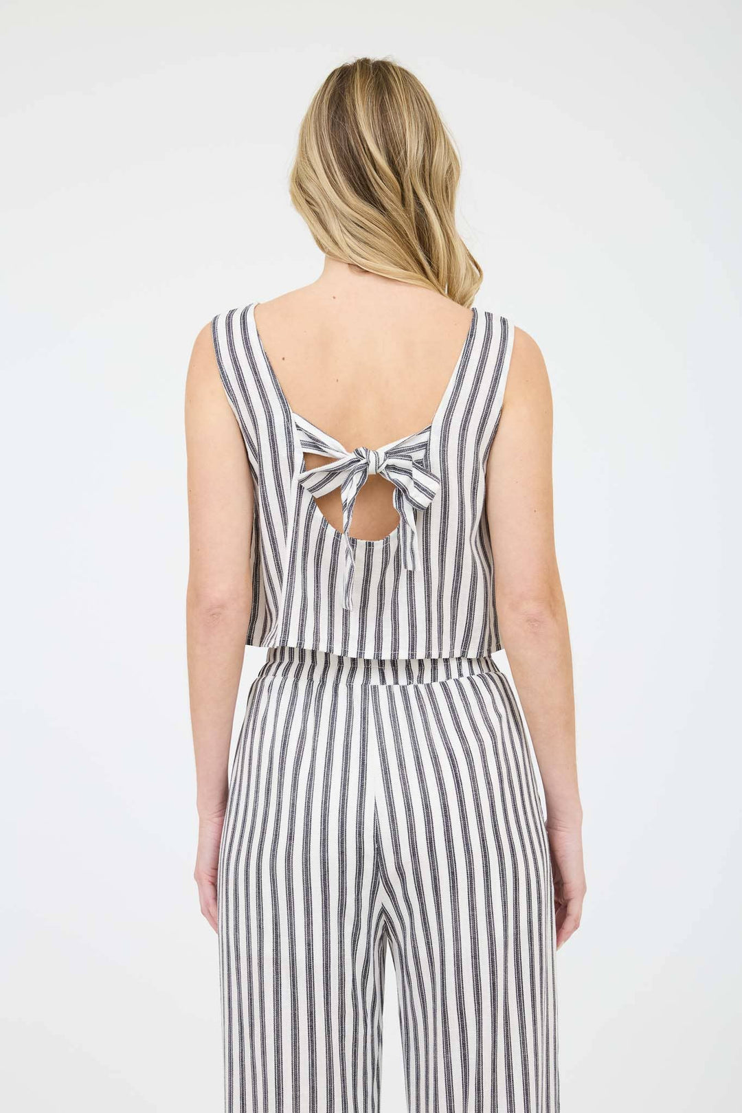 STRIPE LINEN BACK TIE DETAIL SLEEVELESS TOP: NAVY WS553
