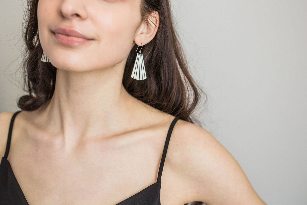 Pinstripe Fan Drops J001