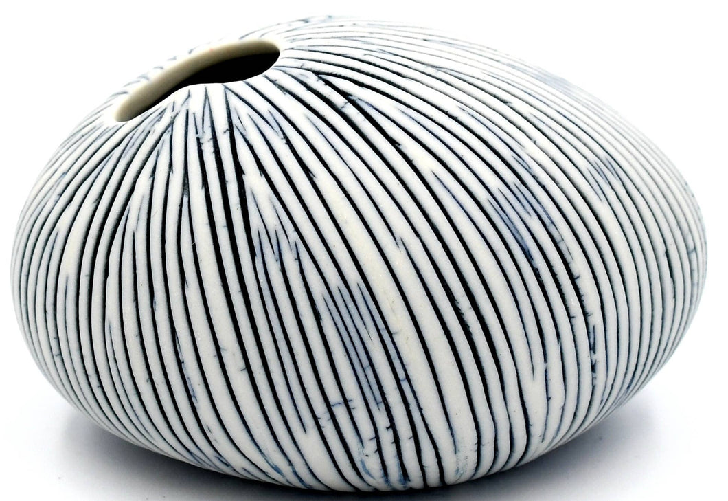 159W27 PEBBLE MINI S - WO 27 Porcelain bud vase