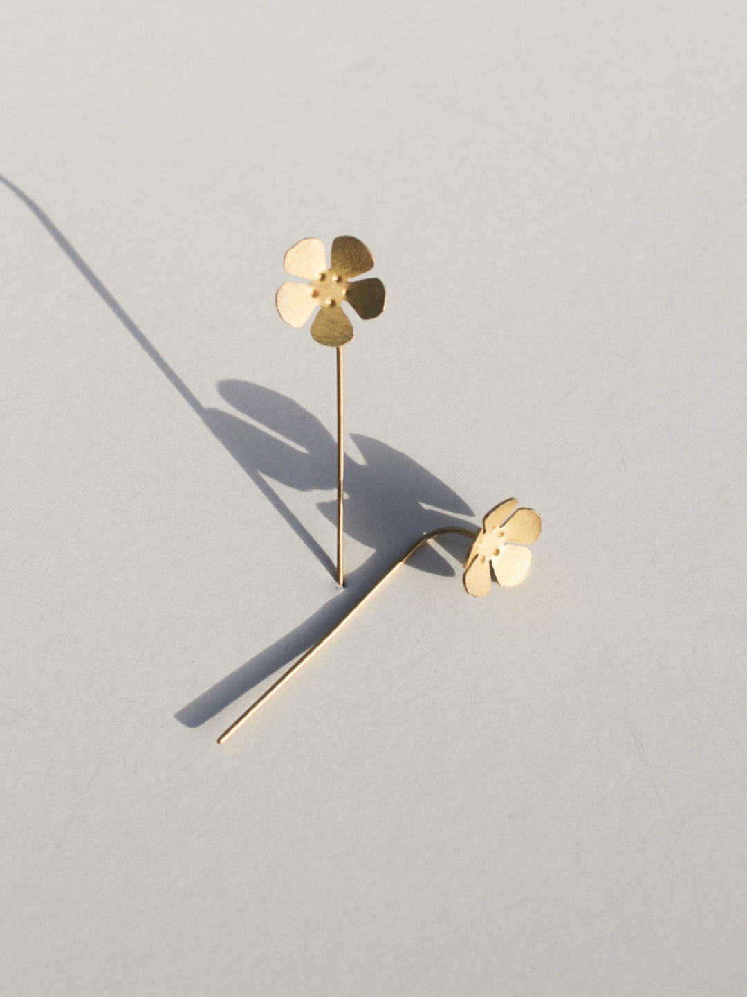 RK06 Forget-Me-Not Threader Earrings