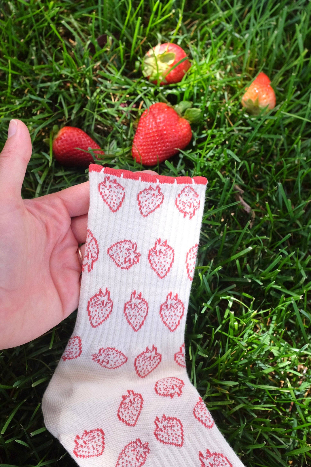 Vintage Style Strawberry Summer Red Cream Ribbed Socks