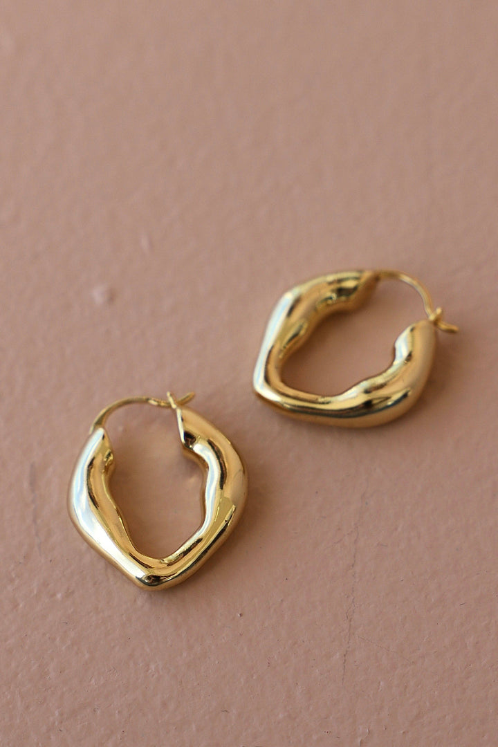 ORGANIC GOLD HOOPS KW87