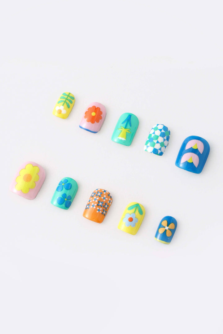Flower Block by Priyanka Batra - Press-on Nails