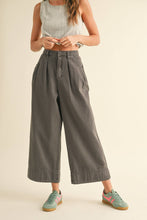 Load image into Gallery viewer, P4093   LOOSE FIT PLEATED WAIST COTTON PANTS