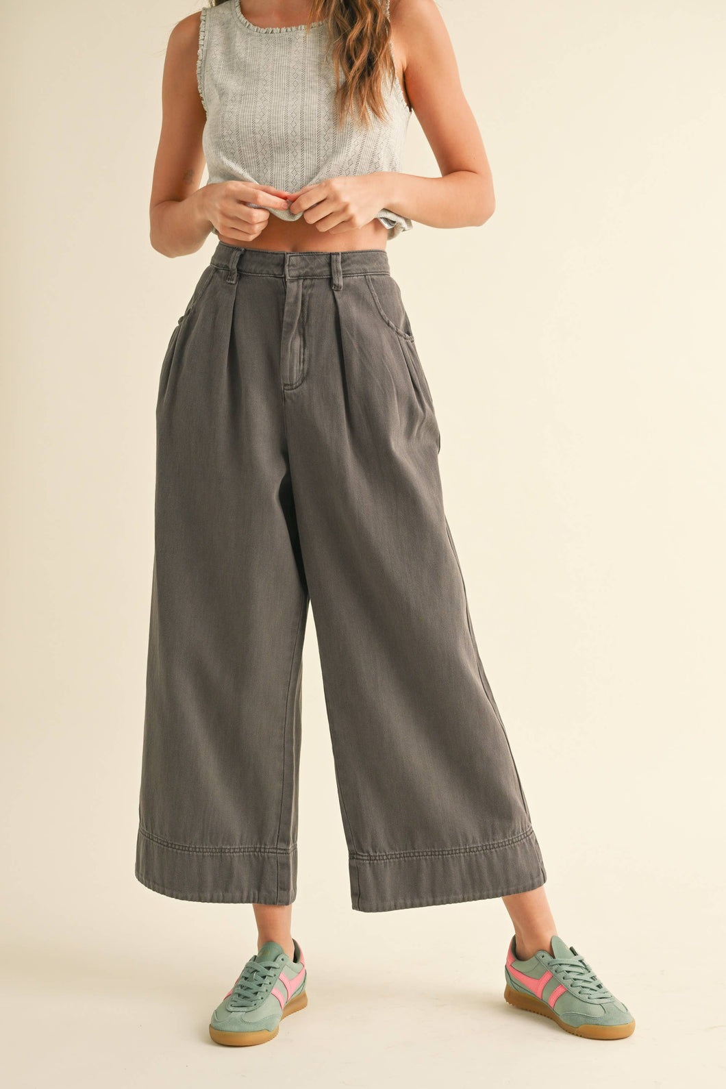 P4093   LOOSE FIT PLEATED WAIST COTTON PANTS