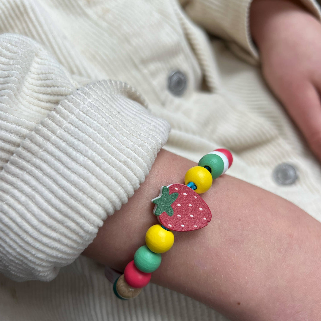 Make Your Own Strawberry Bracelet UKCA3