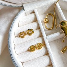 Load image into Gallery viewer, Mini Flower Stud Earrings NC96