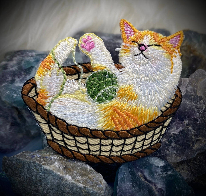 Cat in Basket, Playing with Yarn Ball, Pets, Kitten, Embroidered, Iron on Patch IR