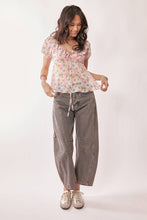Load image into Gallery viewer, PATCH POCKET WIDE LEG CULOTTE DENIM BARREL PANTS