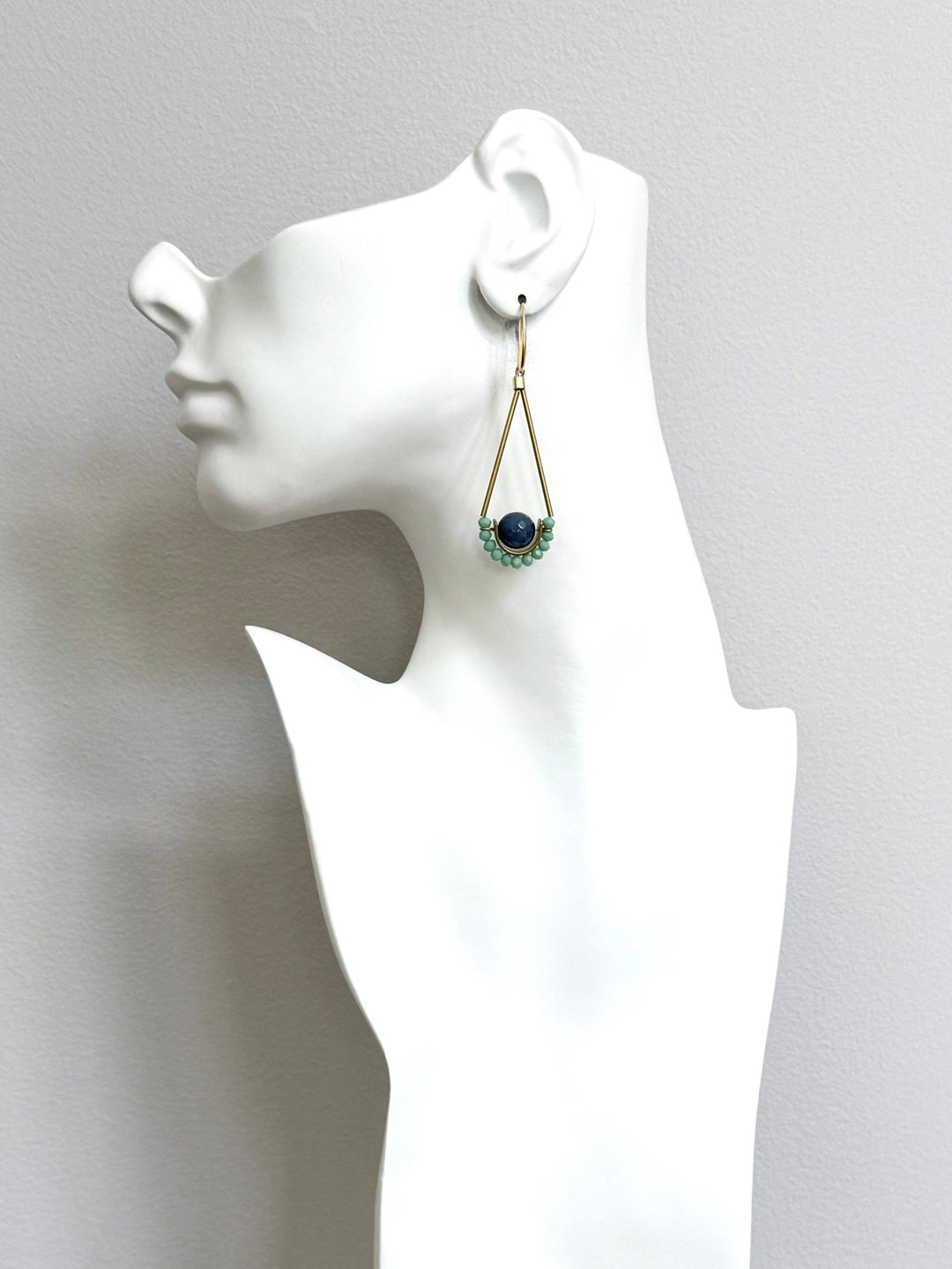 NDNE18 Navy blue and mint earrings