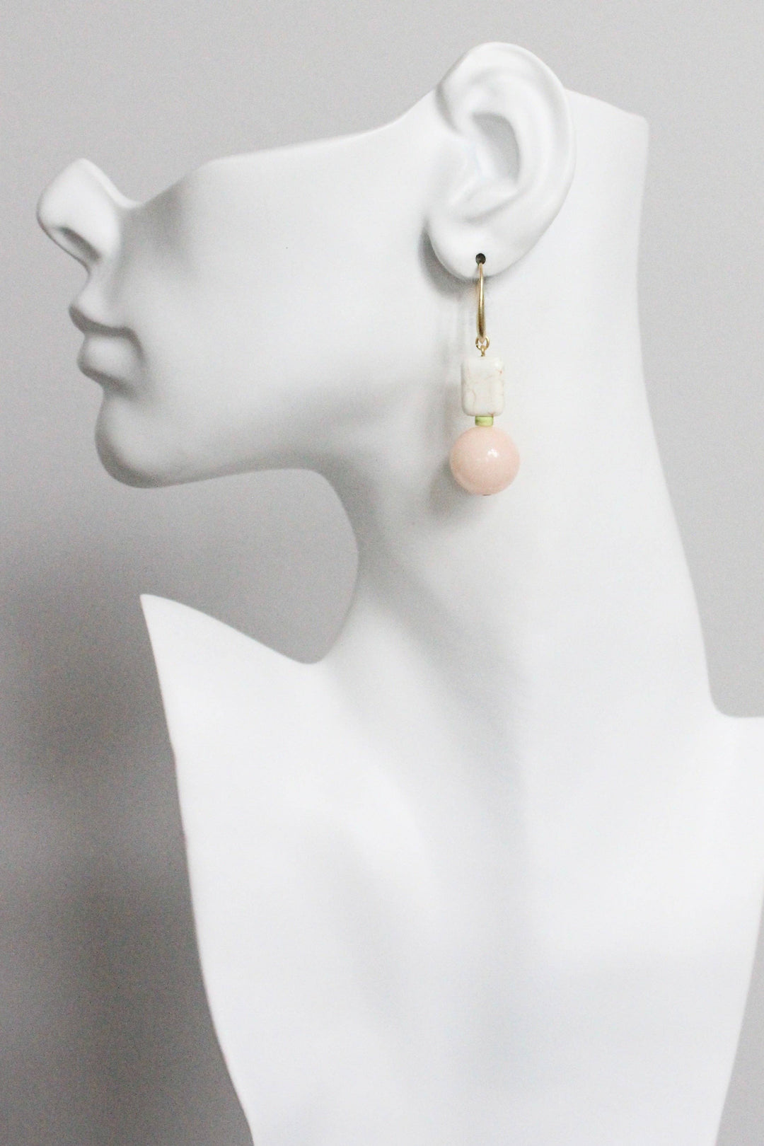 MLNE13 Pink jade and white earrings
