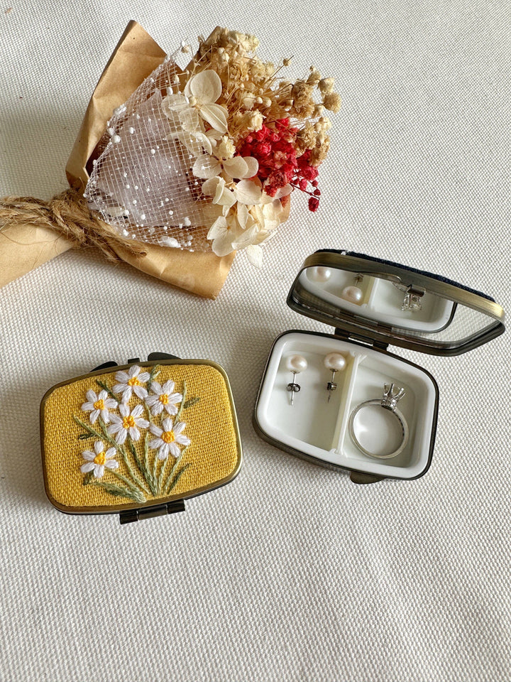 Floral Embroidered Rectangle Mini Jewelry Box With Mirror QF23